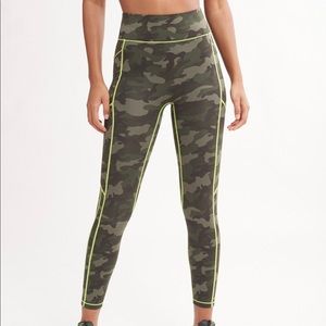 All access highwaisted center stage pocket legging
